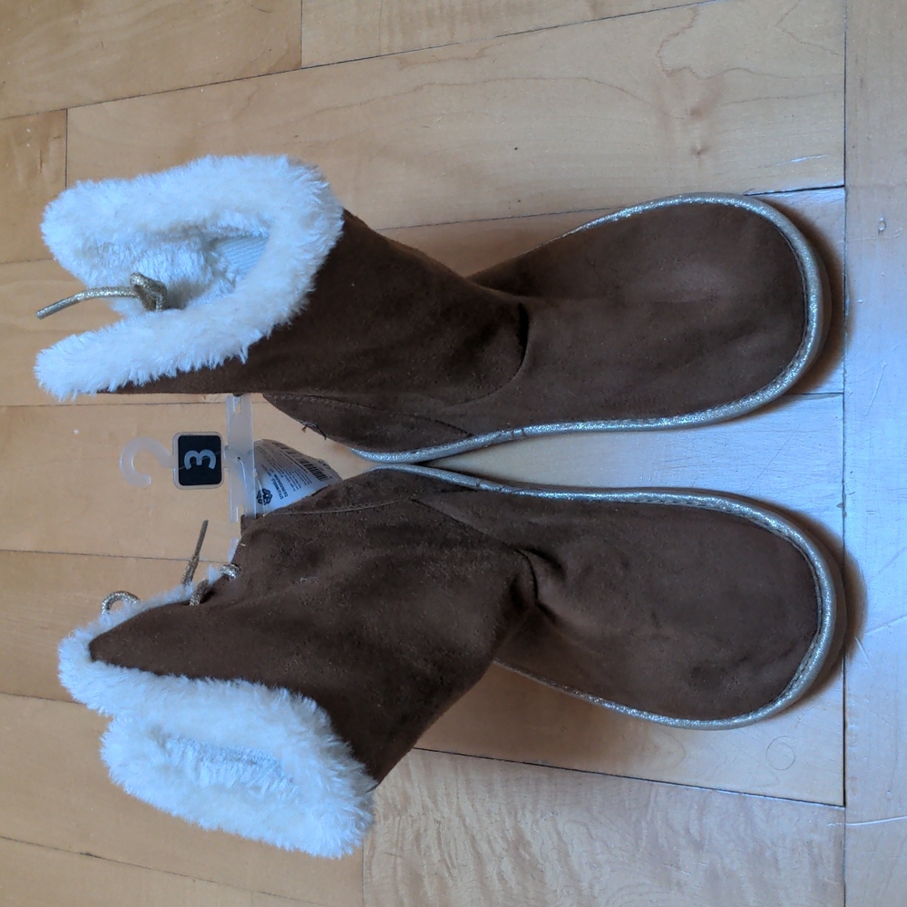 224-✨ HOST PICK✨**NWT** OshKosh B'gosh Faux-suede girls booties